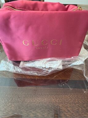 Gucci Beauty Pink Makeup Pouch. New In Bag.